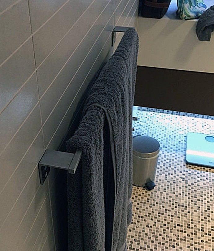 Modern bathroom towel online bar